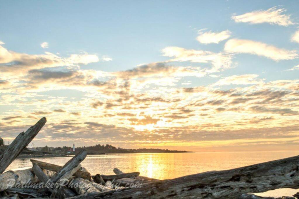 Апартаменти Esquimalt Lagoon Life Вікторія Екстер'єр фото